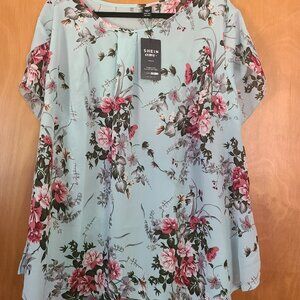 NWT flowy top sz 24/26